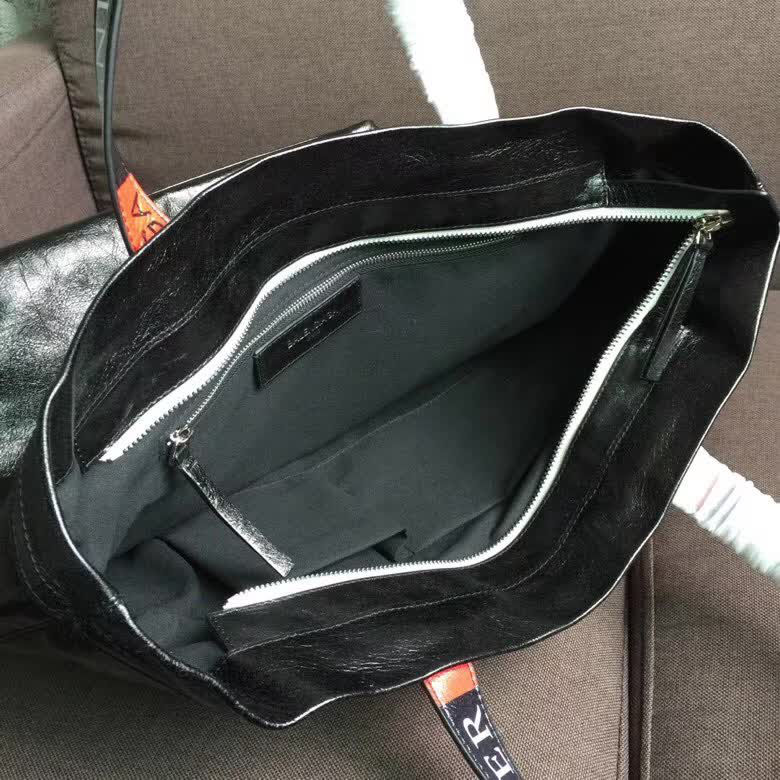 BALENCIAG巴黎世家 最新單手提購物袋 油蠟皮材質 簡單寬闊 購物包推薦款 超級大容量  BL1823